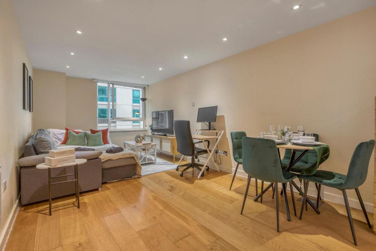 1 Bed & 1 Bath Next To Vauxhall Station In Zone 1 *