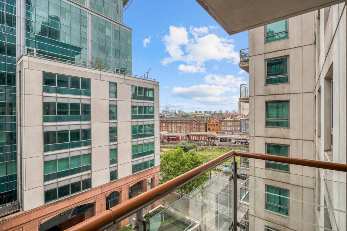 1 Bed & 1 Bath Next To Vauxhall Station In Zone 1 Apartment London