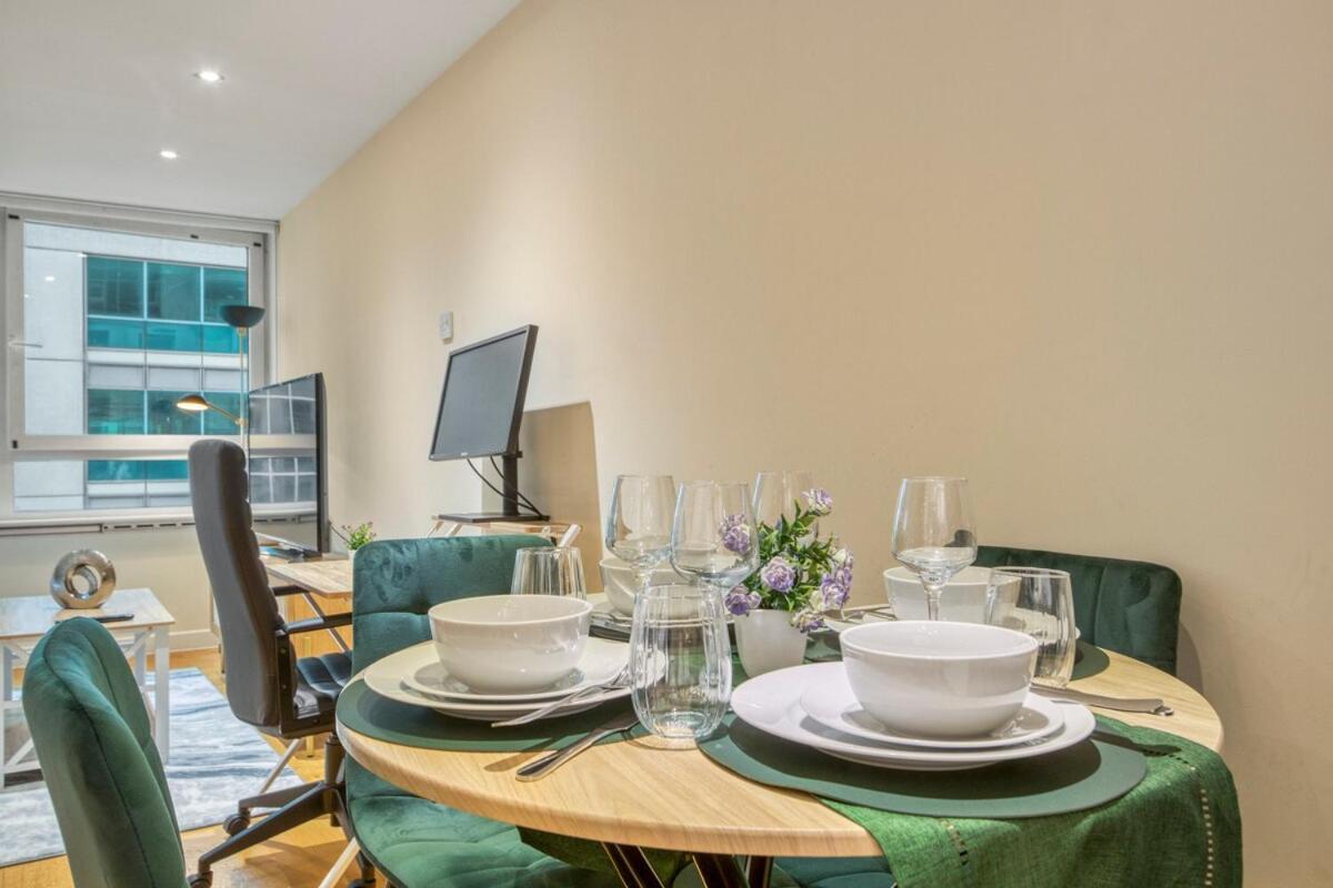 1 Bed & 1 Bath Next To Vauxhall Station In Zone 1 * London